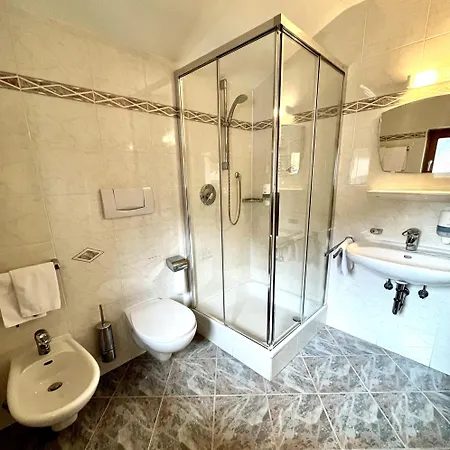 Kircher Hotel 3*